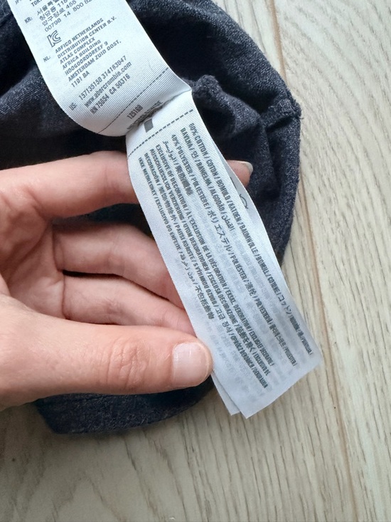 Abercrombie & Fitch XS Charcoal Gray Arc Logo Graphic Tee - Classic A&F - Picture 5 of 6